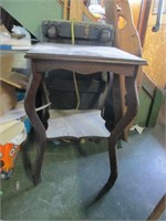 Nice Little Table - Needs TLC - pick up only