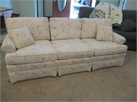 Nice Clean Sofa - Pick up only - no holding