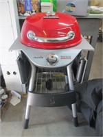 Char Broil Grill with Cover - pick up only