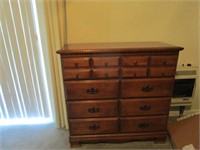 Chest of Drawers - pick up only - no holding