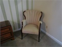 Vintage Chair - pick up only - no holding