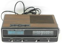 Vintage Realistic Chronodate 209 Clock Radio -