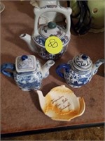 SMALL TEAPOT COLLECTION AND TRAY