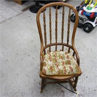 Vintage rocking chair w/cushion.