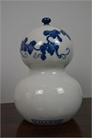 Blue & White Double Gourd Shaped Lidded Jar