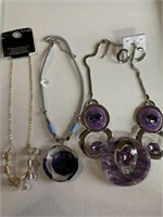 LOT OF COSTUME JEWELRY NECKLACES