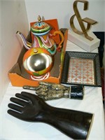 AMPERSAND BOOKEND, 2 CERAMIC HANDS, SMALL TRAY,