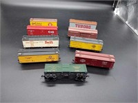 Lot of 9 assorted 36' Box cars HO Scale