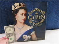 THE QUEEN Elizabeth II hardback Fancy Book EXC