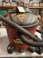 Heavy duty shop vac, with attachments