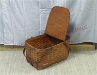 Vintage Handled Picnic Basket ~ Flip Lid