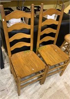 2 Oak ladder back kitchen chairs, 8 rod stretcher