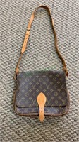 Louis Vuitton pattern purse, leather shoulder