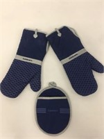 3 Piece Cuisinart Oven Mitt Set ~ Previously Used