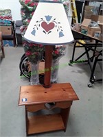 Vintage Wooden End Table With Lamp Heart Shade