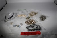 10 Assorted Pieces of Jewelry