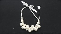 FAUX PEARL CLUSTER NECKLACE 13.5"
