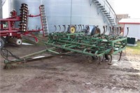 JOHN DEERE 1010 25' C SHANK CULTIVATOR