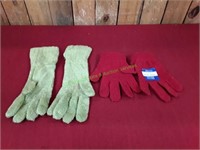 Red Knit Gloves & Green Knit Gloves