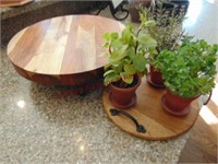 5pcs: (2) wood stands & (3) small pots