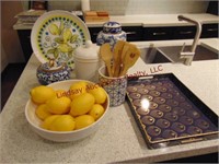 Approx 12 pcs decor: Fake Lemons/ tray/ utensils..