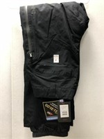 GORE TEX PANTS SIZE  MEDIUM