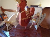 Wooden Display Chickens (3)