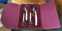 Vintage Wiss scissor kit. Kit contains four