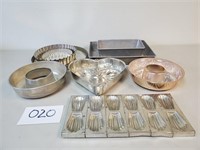 Assorted Vintage Baking Pans & Molds (No Ship)