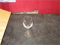 Bid x 36: Stemed Wine Glasses