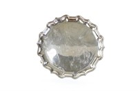 ENGLISH SILVER FOOTED SALVER, 609g