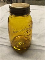 AMBER PINT JAR WITH LID