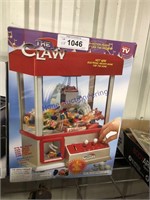 THE CLAW GAME
