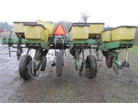 JD 7000 Corn Planter