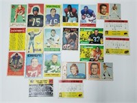 (22) Vintage Football Cards