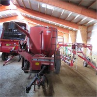 CASE IH 1250 MIXER MILL  28