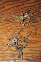 2 Rings of Vintage Skeleton Keys