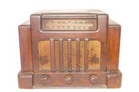 Addison Wood Case Shortwave and Broadcast Table Ra