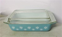 Pyrex Covered Casserole Dishes