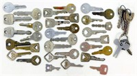 Bag of Assorted Vintage Keys