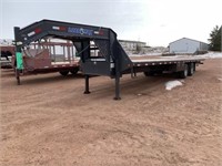 2014 Load Max Hydraulic  Dovetail 32 ft Trailer