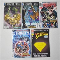 5pcs Comic Books Injustice / Trinity / Superman