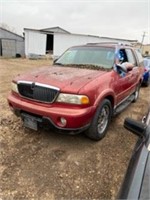 2001 Red Lincoln Navigator