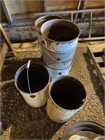 7 metal pails