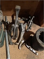 Asst 3 gear pullers, bearing separator,