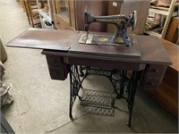 Antique Singer Sewing Machine & Cabinet with