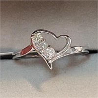 $1000 10K  Heart Shape Ring With 3Diamonds(0.08ct)