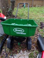 Scott's Fertilizer spreader