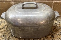 Medium Vintage Wagner Aluminumware Roaster Pan