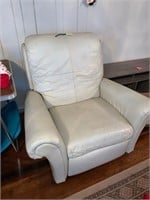 CLEAN LEATHER PUSH BACK RECLINER PERFECT